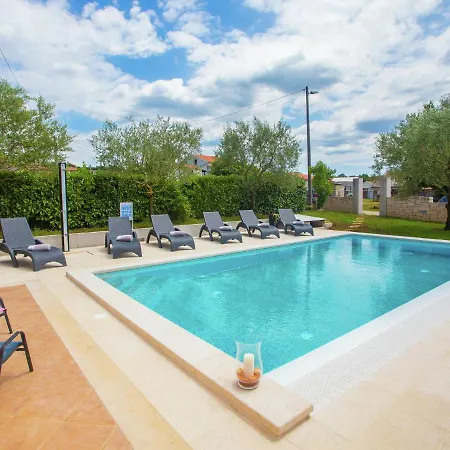 Apartman Peaceful In Sveti Lovrec With Swimming Pool Vošteni