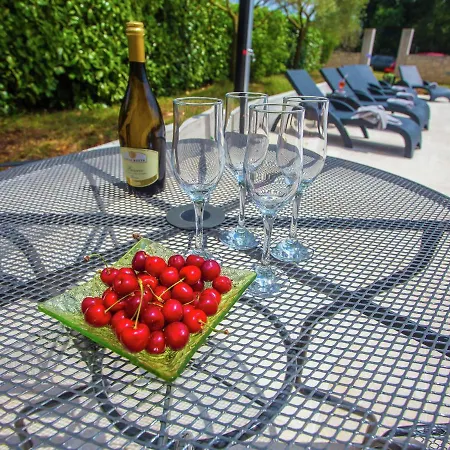 Peaceful In Sveti Lovrec With Swimming Pool Apartman Vošteni