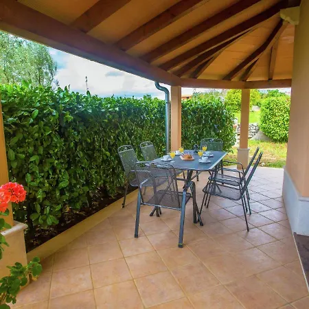 Peaceful In Sveti Lovrec With Swimming Pool Apartman Vošteni